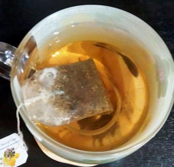 Заваренный успокаивающий чай